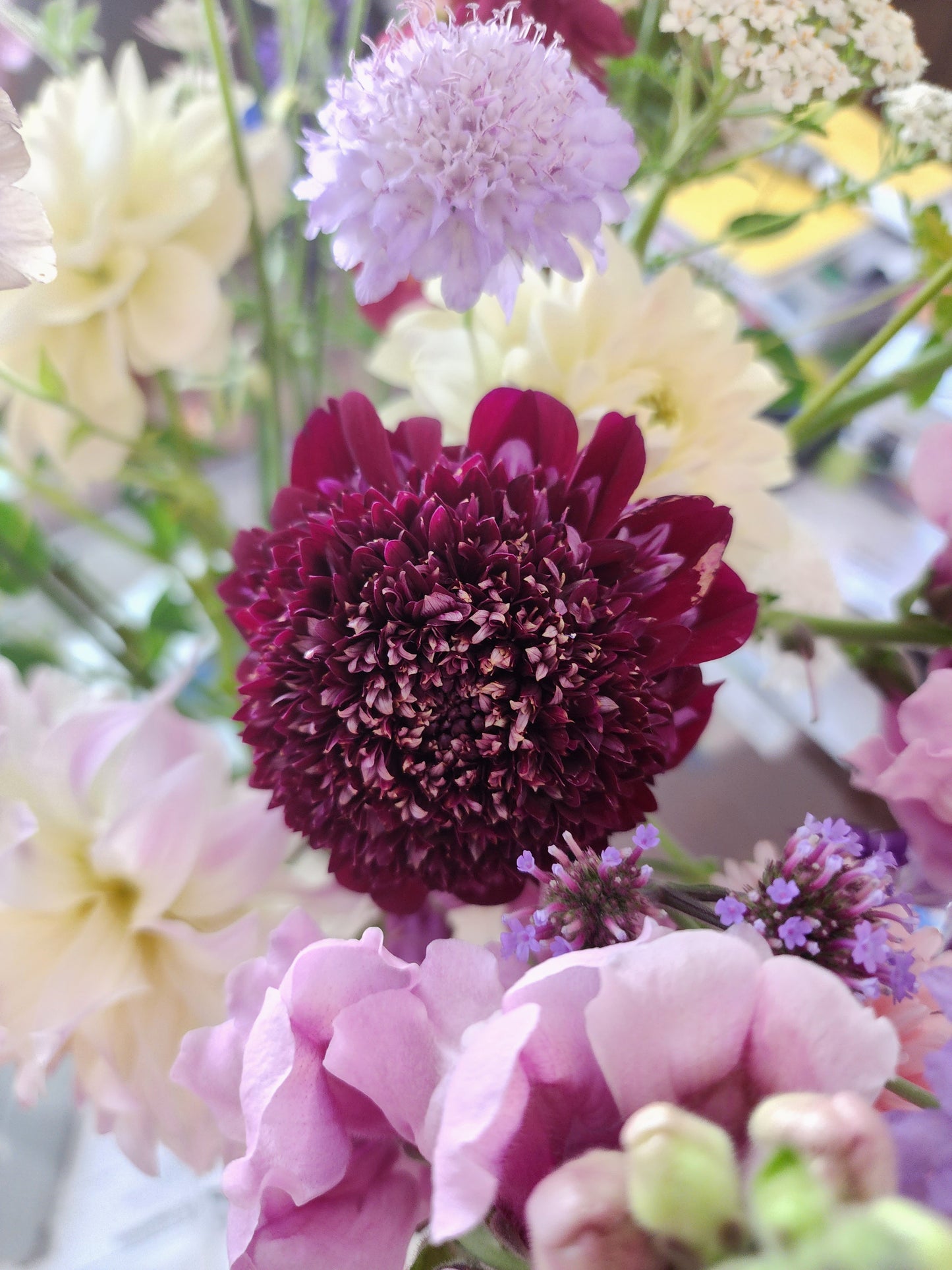 rosie raven dahlia in bouquet